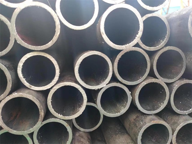 贵州10#结构用无缝钢管